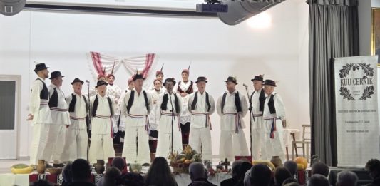 Muška pjevačka skupina KUD-a “Matija Antun Relković” iz Davora proglašena najboljom skupinom