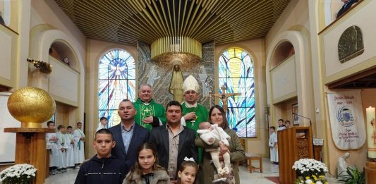 Krštenje petog djeteta roditelja Gelemanović u Davoru