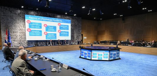 Slavonski Brod dobiva novi studentski dom: Uručen ugovor vrijedan 8,47 milijuna eura