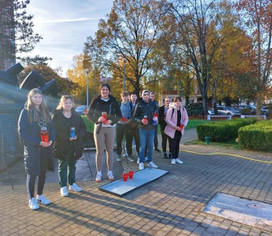 Učenici 1.H razreda odali počast poginulim braniteljima povodom Dana sjećanja