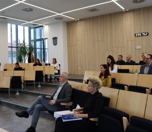 SLUŠAJTE UŽIVO od 10,00 – o prodaji zemljišta u centru grada raspravljat će se odmah nakon aktualnog sata