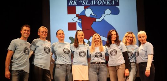 Hvale vrijedno: Rukometašice “Slavonke” provode projekt “Odrastimo uz sport”