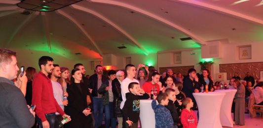 Veliki donacijski koncert “Pjesmom ublažimo bol” oduševio publiku i prikupio sredstva za novi medicinski uređaj