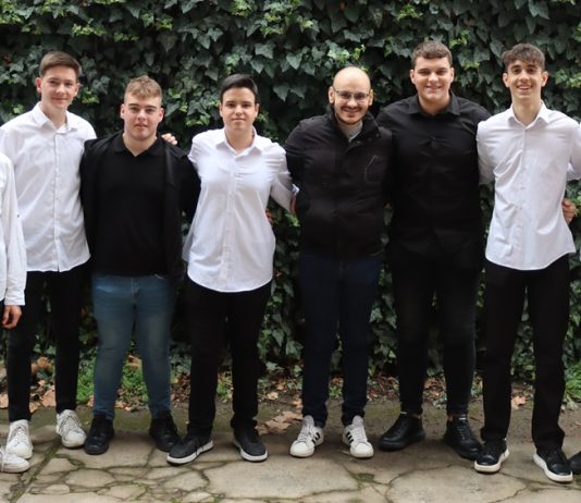 Kad učenici zasjaju, srce je kao kuća: Priča nastavnika Petra Kičića iz ETEŠ-a Nova Gradiška