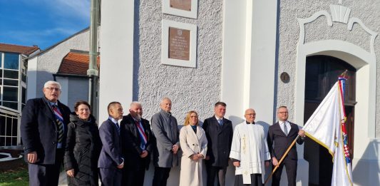 Obilježavanje 1100. obljetnice Hrvatskog kraljevstva: Spomen-ploča otkrivena u Novoj Gradiški