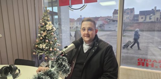 Božićna poruka đakona Darija Baumana: Svjetlo ne dolazi iz palača, nego iz tame