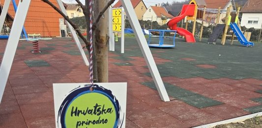 U Cerniku posađeno 50 novih stabala u sklopu projekta ‘Hrvatska prirodno tvoja’“