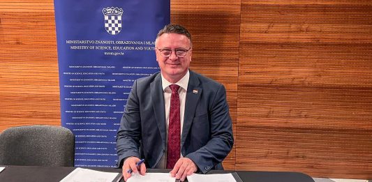 Gotovo 3,5 milijuna eura za ulaganja u osnovne škole Brodsko-posavske županije