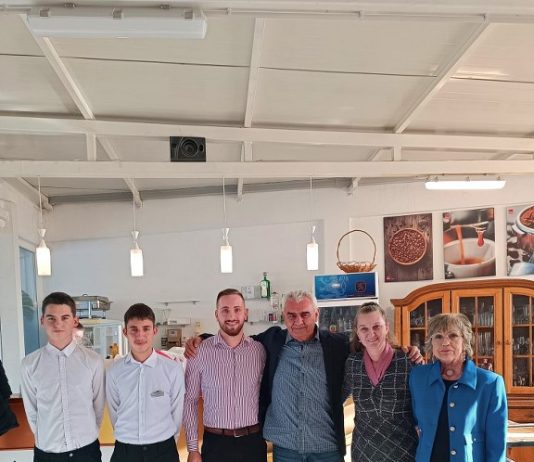 Industrijsko obrtnička škola: Sretno u mirovini, drage kolege!