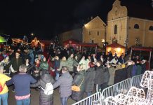 Zajedno u duhu Božića: Cernik zaključio Advent uz pjesmu i darivanje najmlađih