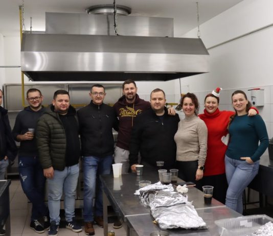 Veselo i raspjevano: Advent u Starom Petrovom Selu okupio brojne posjetitelje