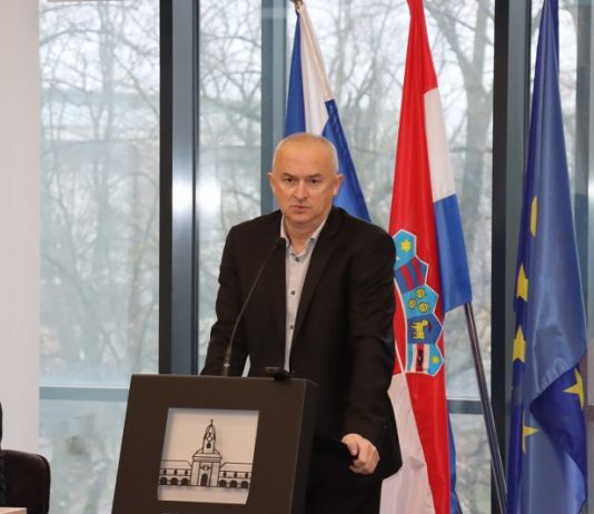 Aktualni sat 6. sjednice Gradskog vijeća: Pitanja o širenju grada, infrastrukturnim radovima i božićnicama za umirovljenike