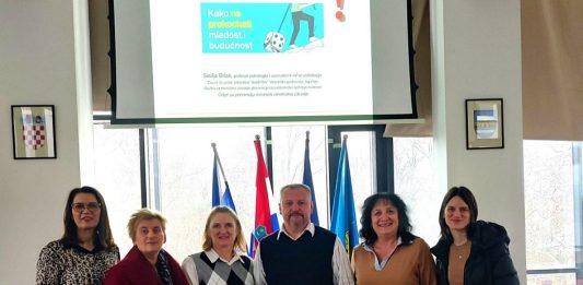 Održana edukativna tribina „Kako ne prokockati mladost i budućnost“