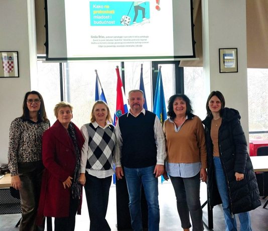 Održana edukativna tribina „Kako ne prokockati mladost i budućnost“