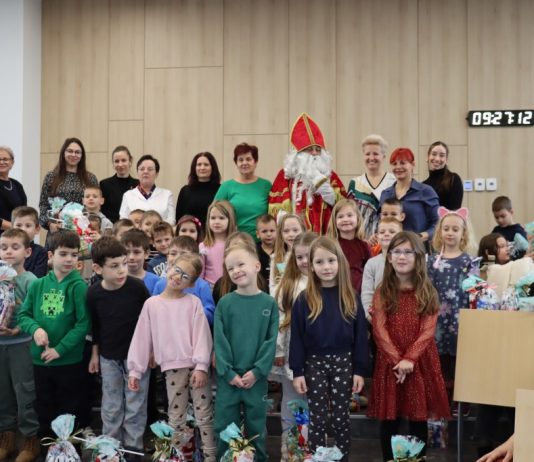 Najmlađi čestitali Dan grada: Mališani vrtića Radost i Maslačak oduševili nastupom u Gradskoj vijećnici