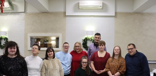 „Drugi dom“: Program Udruge slijepih Nova Gradiška jača samostalnost i socijalno uključivanje mladih osoba s invaliditetom