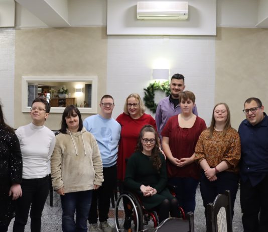 „Drugi dom“: Program Udruge slijepih Nova Gradiška jača samostalnost i socijalno uključivanje mladih osoba s invaliditetom