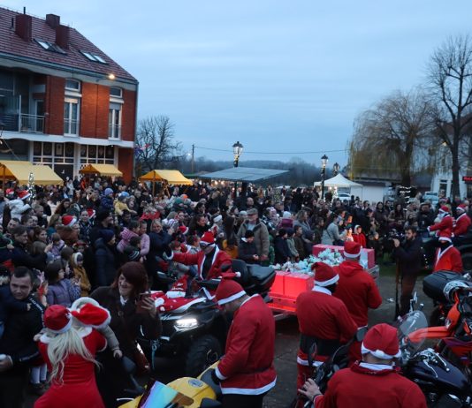 Radost i druženje: I ove godine “Advent u Novoj Kapeli” okupio velik broj posjetitelja