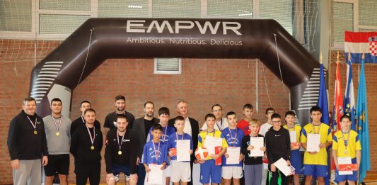 Osnovna škola Ante Starčevića Rešetari uspješan organizator Međuškolskog turnira u teqball