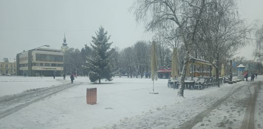 Stiže osjetno zahlađenje: Nova Gradiška pod snijegom