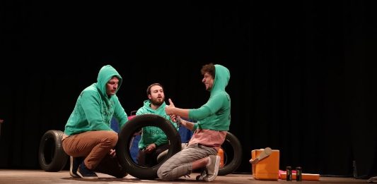 O životu, prijateljstvu, ljubavi: Hit predstavu “Prijatelji” pogledali i Novogradiščani