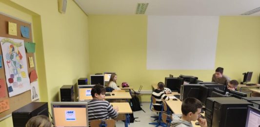 Učenici OŠ Mato Lovrak uspješno polagali vozački ispit za bicikl