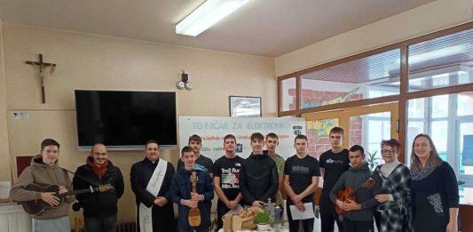 Elektrotehnička i ekonomska škola: Blagoslov učenika, djelatnika i škole