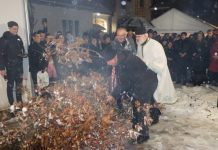 Nova Gradiška: Pravoslavni vjernici proslavili Badnjak, danas slave Božić
