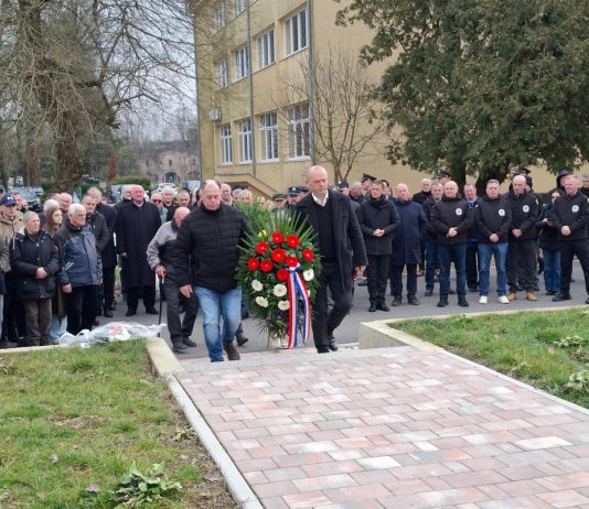 Otkrivena spomen-ploča povodom 34. obljetnice logora Stara Gradiška