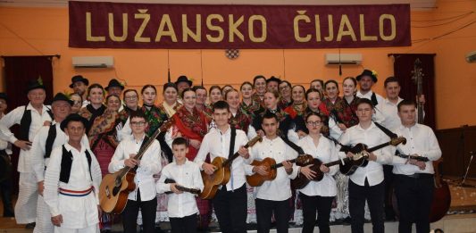 Ljepota druženja: Davorci gostovali na “Lužanskom čijalu”