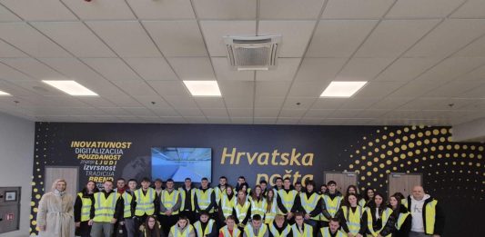 Učenici Elektrotehničke i ekonomske škole Nova Gradiška upoznali suvremenu poštansku logistiku