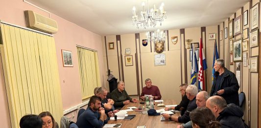 Općina Okučani potpisala ugovore s udrugama, načelnik Aca Vidaković istaknuo važnost civilnog društva