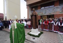 Biskup Ivo Martinović blagoslovio kip blaženog Alojzija Stepinca u Zapolju