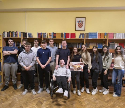 Učenici 3. E razreda ETEŠ-a u međunarodnom eTwinning projektu o globalnom građanstvu