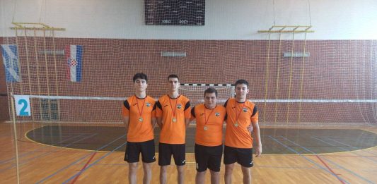 Učenici ETEŠ-a plasirali se na Državno natjecanje u badmintonu