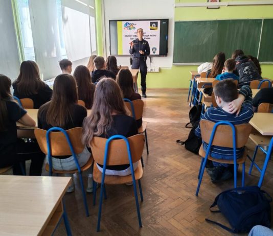 Policijska službenica Irena Held održala predavanje sedmašima Lovrakovcima o različitim oblicima nasilja