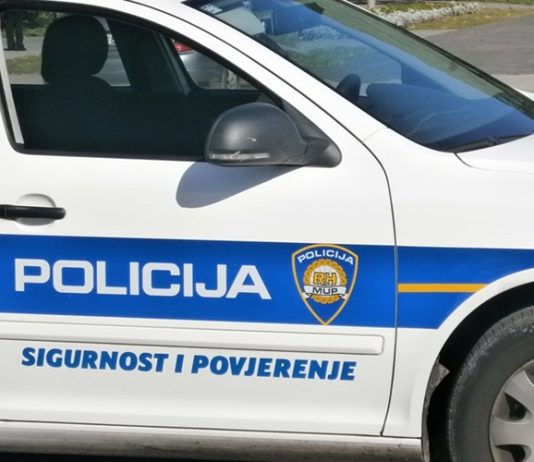 Na vozilo postavio nepripadajuće registracijske pločice