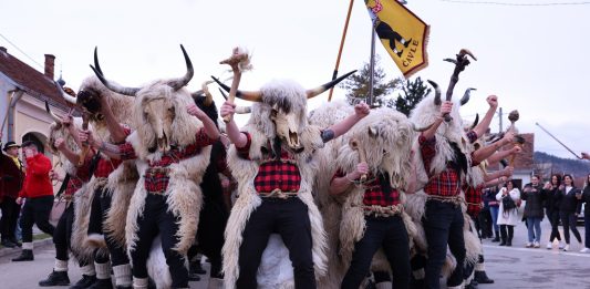 Zvonjava tradicije u Cerniku: Grobnički dondolaši oduševili mještane