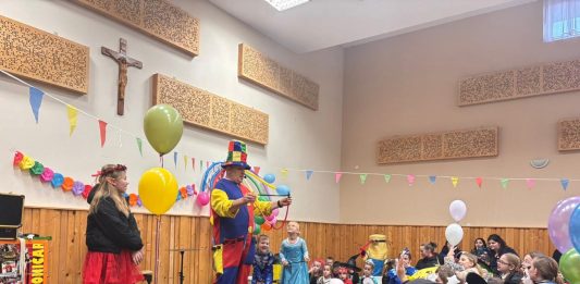 Radost i šarenilo obilježili maškare u Davoru