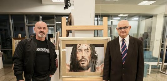 U Pleternici otvorena izložba sakralnih slika Drage Matoševića: Impresivna zbirka umjetničkih djela!