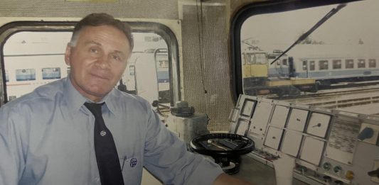 On je najstariji strojovođa u Hrvatskoj. Zvonko ima 65 godina života i 65 godina staža