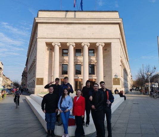 Novogradiški gimnazijalci i ove godine sudjelovali na debati HNB-a