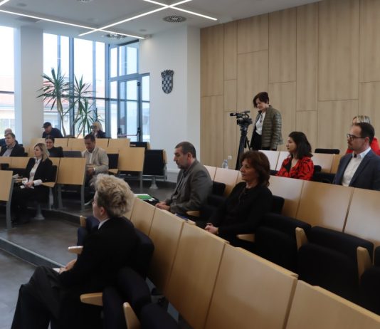 Burno na sjednici Gradskog vijeća: Odustaje se od prodaje dječjeg igrališta na Cvjetnom trgu