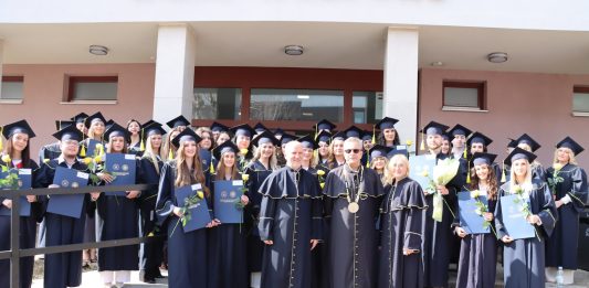 U Novoj Gradiški promovirano 58 prvostupnika sestrinstva