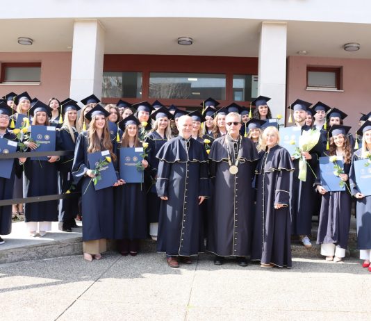 U Novoj Gradiški promovirano 58 prvostupnika sestrinstva