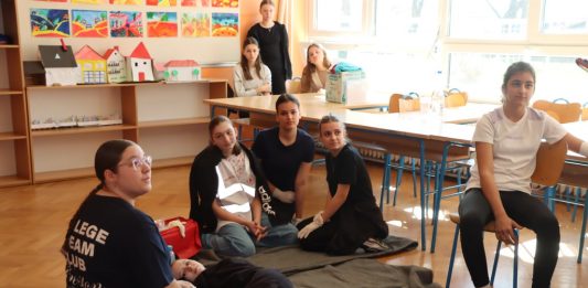 Lokalno natjecanje mladih Crvenog križa: Prva mjesta Gimnaziji i školi iz Adžamovaca