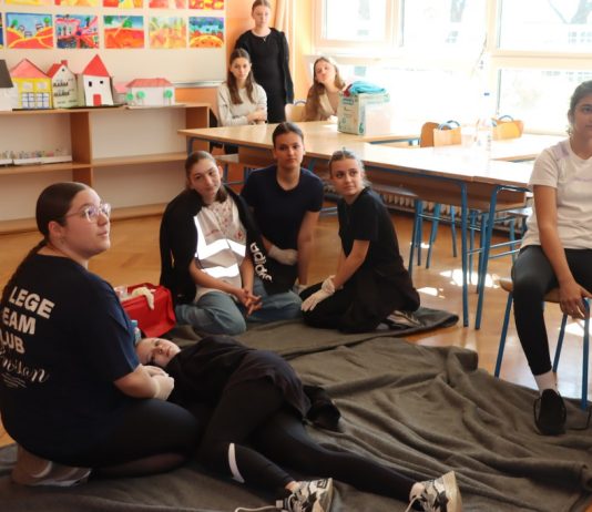 Lokalno natjecanje mladih Crvenog križa: Prva mjesta Gimnaziji i školi iz Adžamovaca